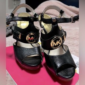 Michael Kors black & wood sandal heels